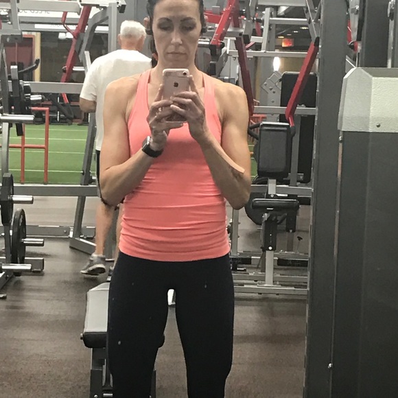 ⭐️Meet your 5-star posher, Jaime⭐️ - Picture 3 of 6